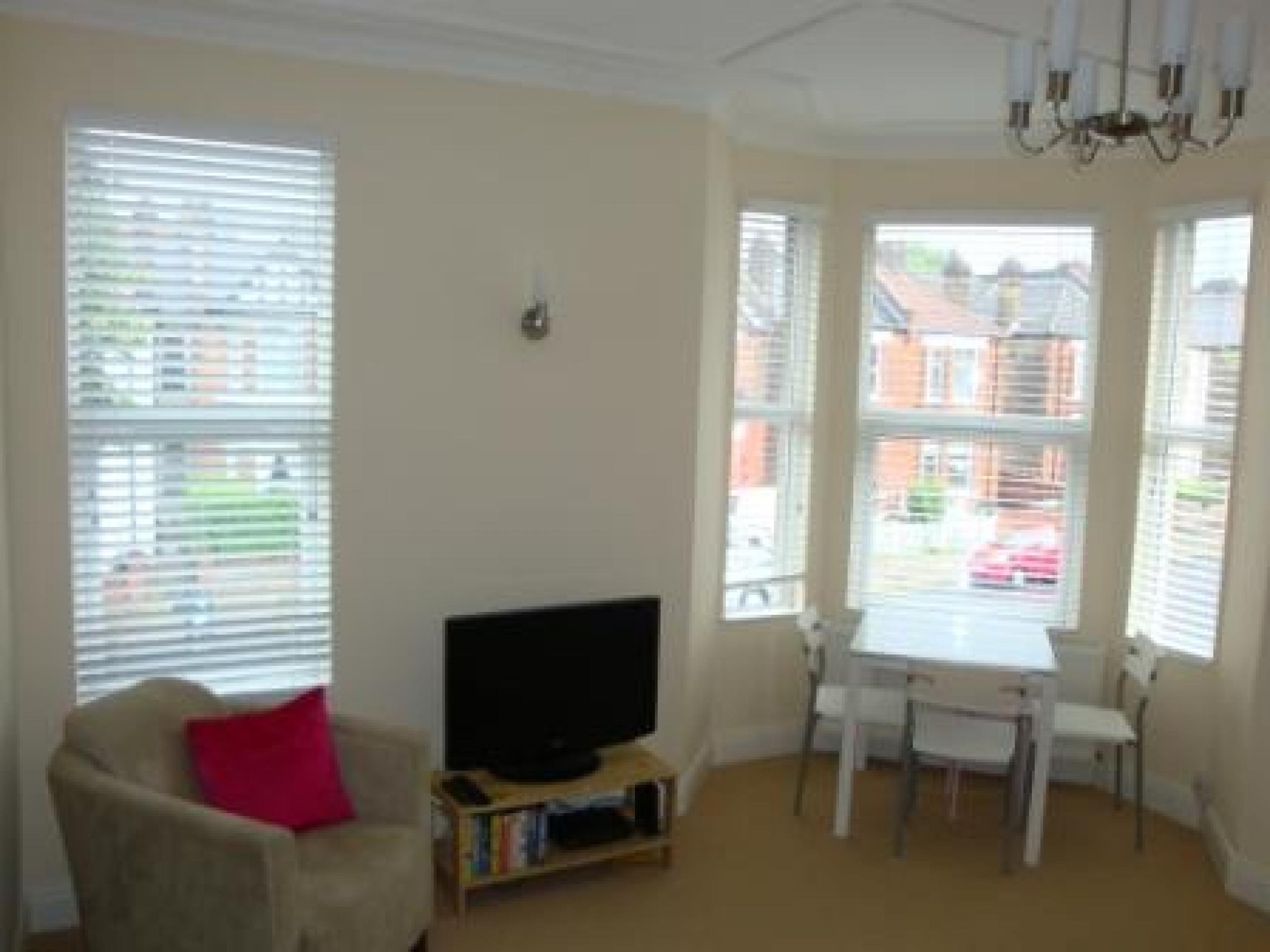			1 Bedroom, 1 bath, 1 reception Flat			 Holland Road, KENSAL GREEN/WILLESDEN NW10